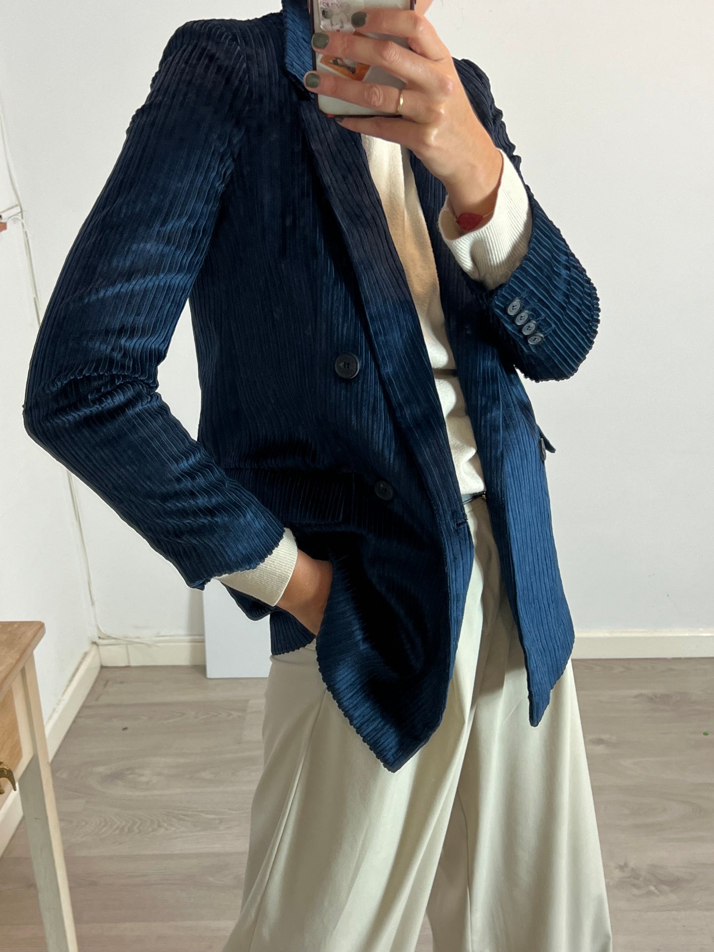 SCALPERS. Blue corduroy blazer. T 36