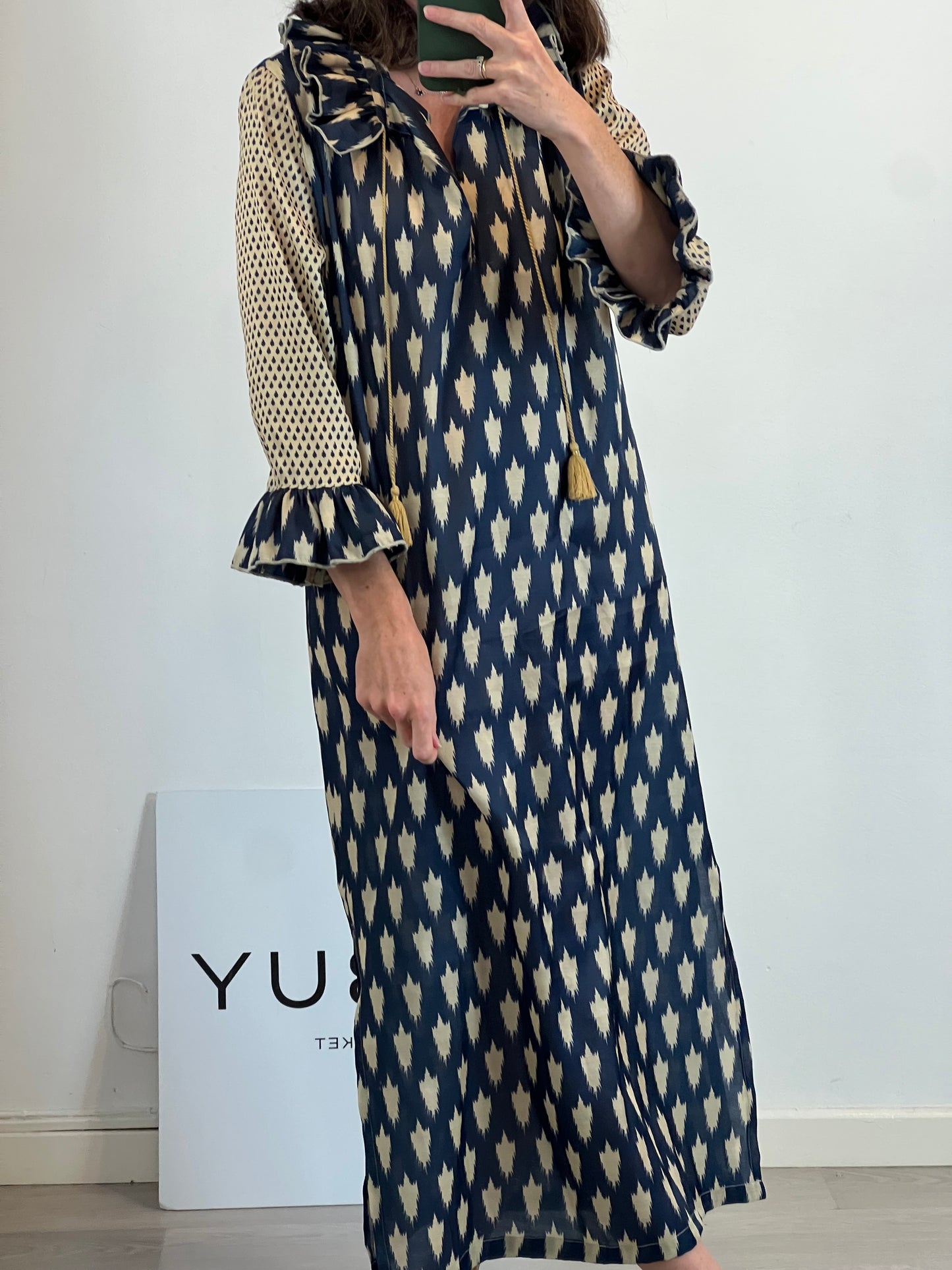 BYAN. Long blue printed Ts dress