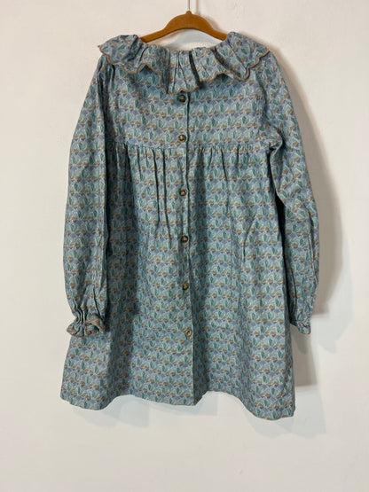 DOÑA CARMEN. Vestido estampado fondo azul claro. T 8 años