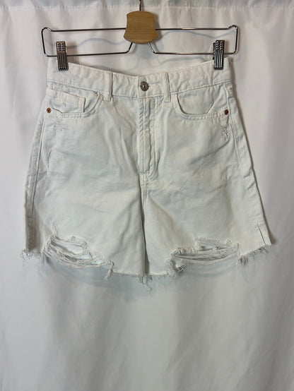ZARA. White denim shorts. Size 36