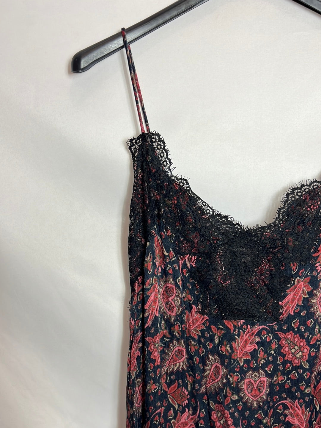 ZARA. Vestido corto lencero. T XS