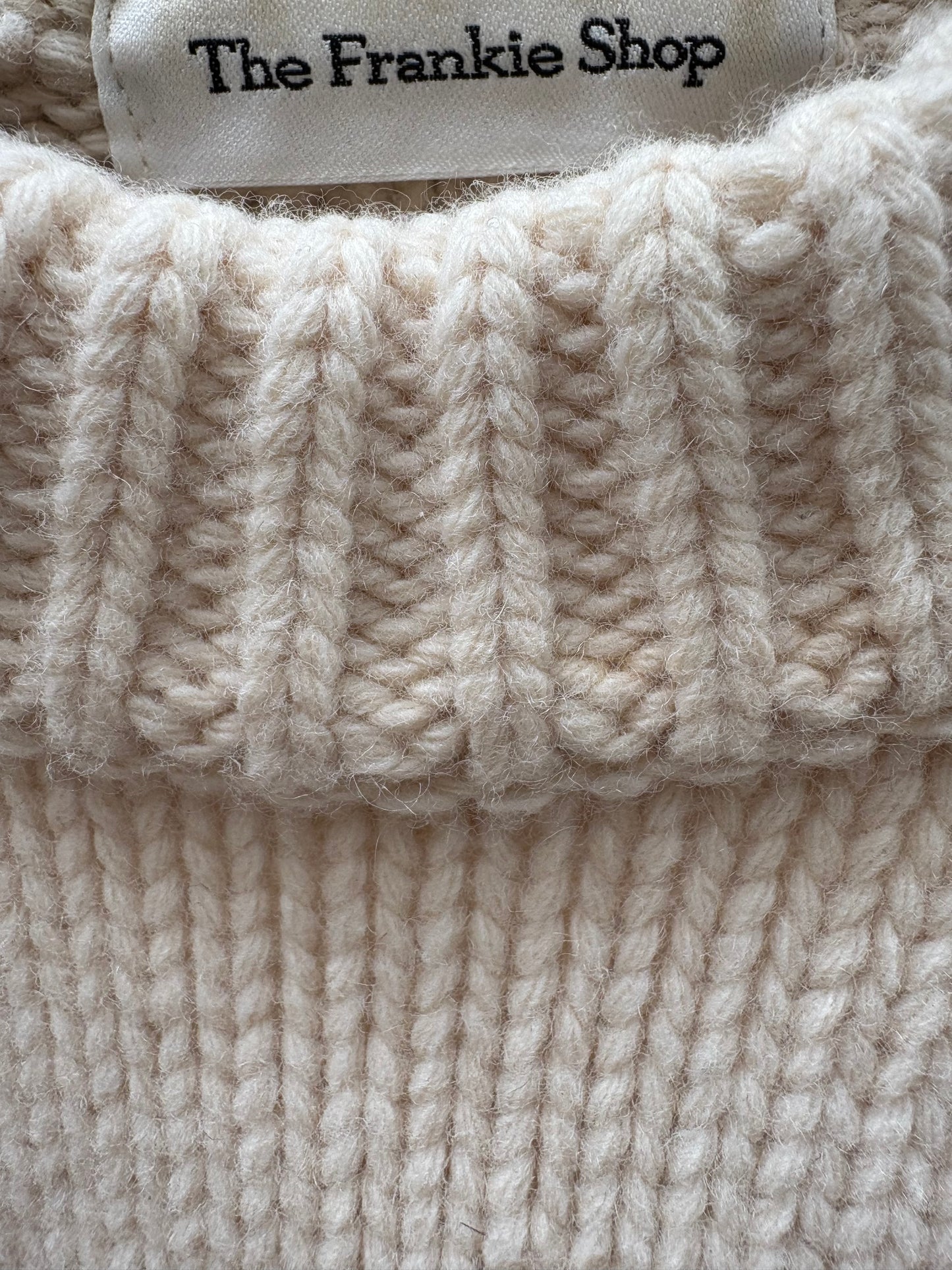 IMAN. White ribbed top Tm