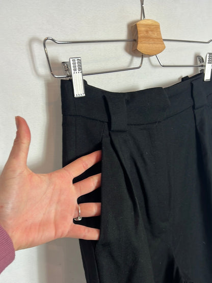 MASSIMO DUTTI. Pantalón negro pinzas textura. T 34