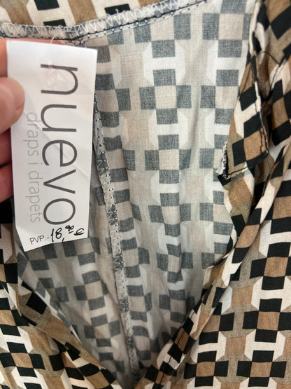 OTRAS. Blusa fluida estampado geométrico. T M/L