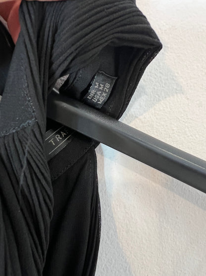 ZARA. Top negro plisado al cuello. T M