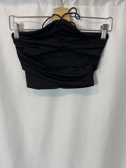 ZAFUL. Black crop top with openings. T.S.