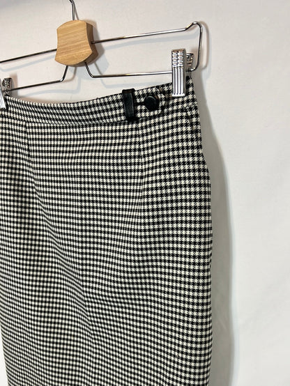 CLAUDIE PIERLOT. Falda corta pata de gallo. T 36