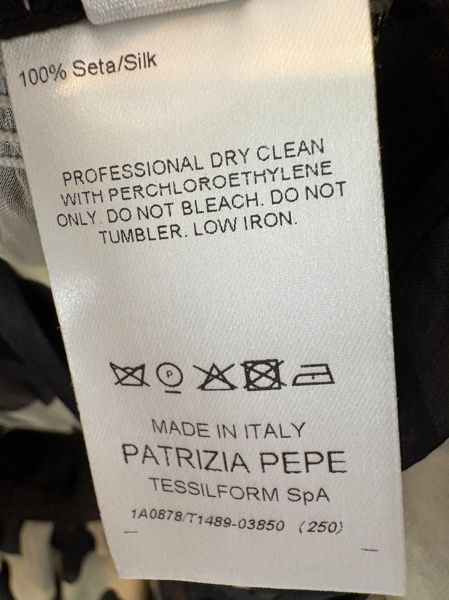 PATRIZIA PEPE. Vestido corto lunares seda