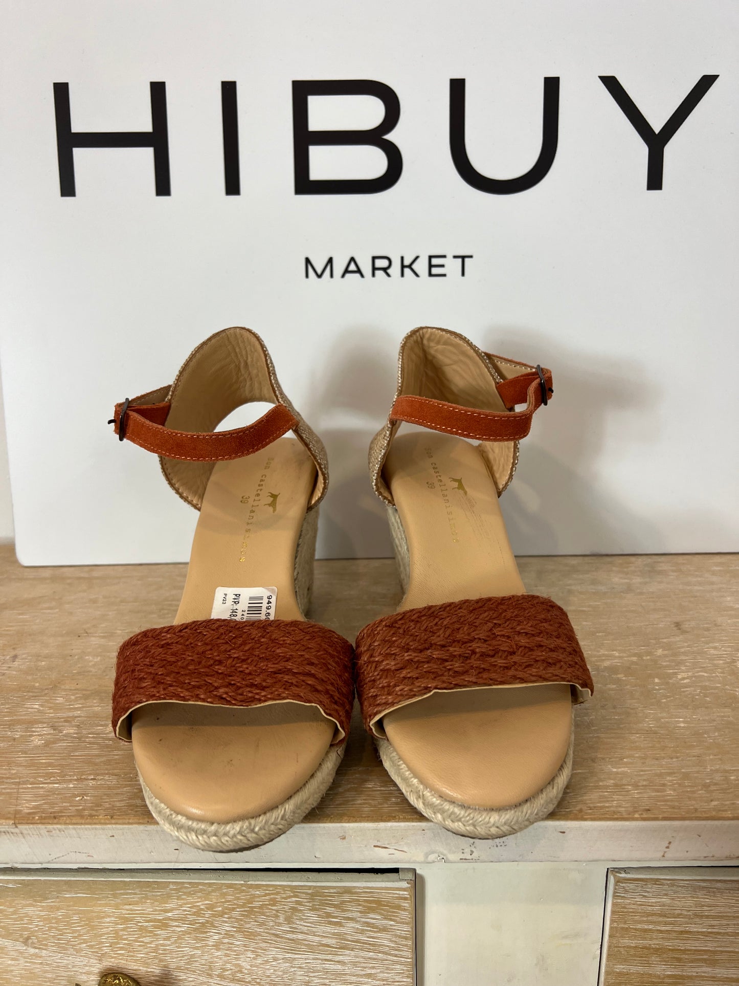 They are very Castilian. Cuba esparto cauldron. T 39