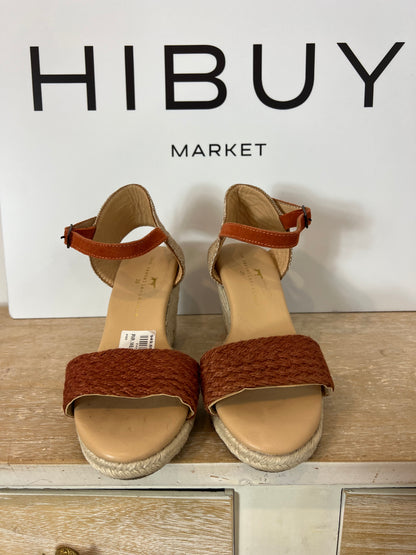 They are very Castilian. Cuba esparto cauldron. T 39