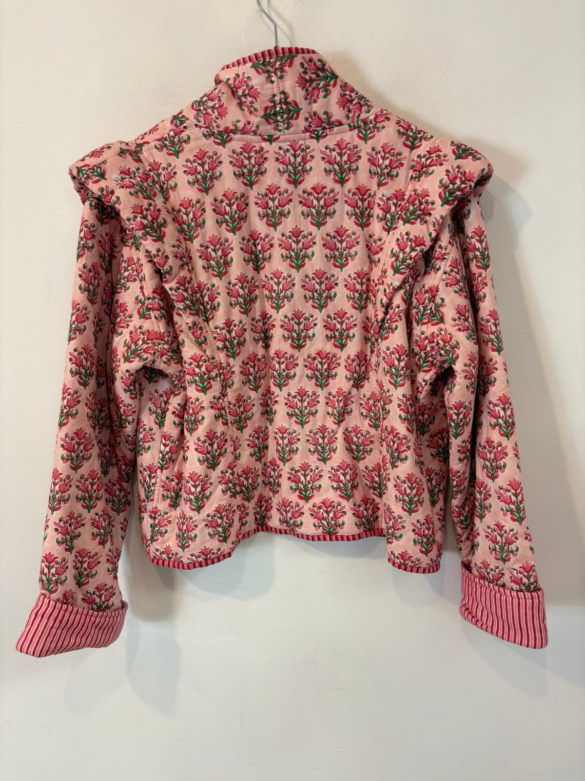 COOSY. Chaqueta estampada acolchada
