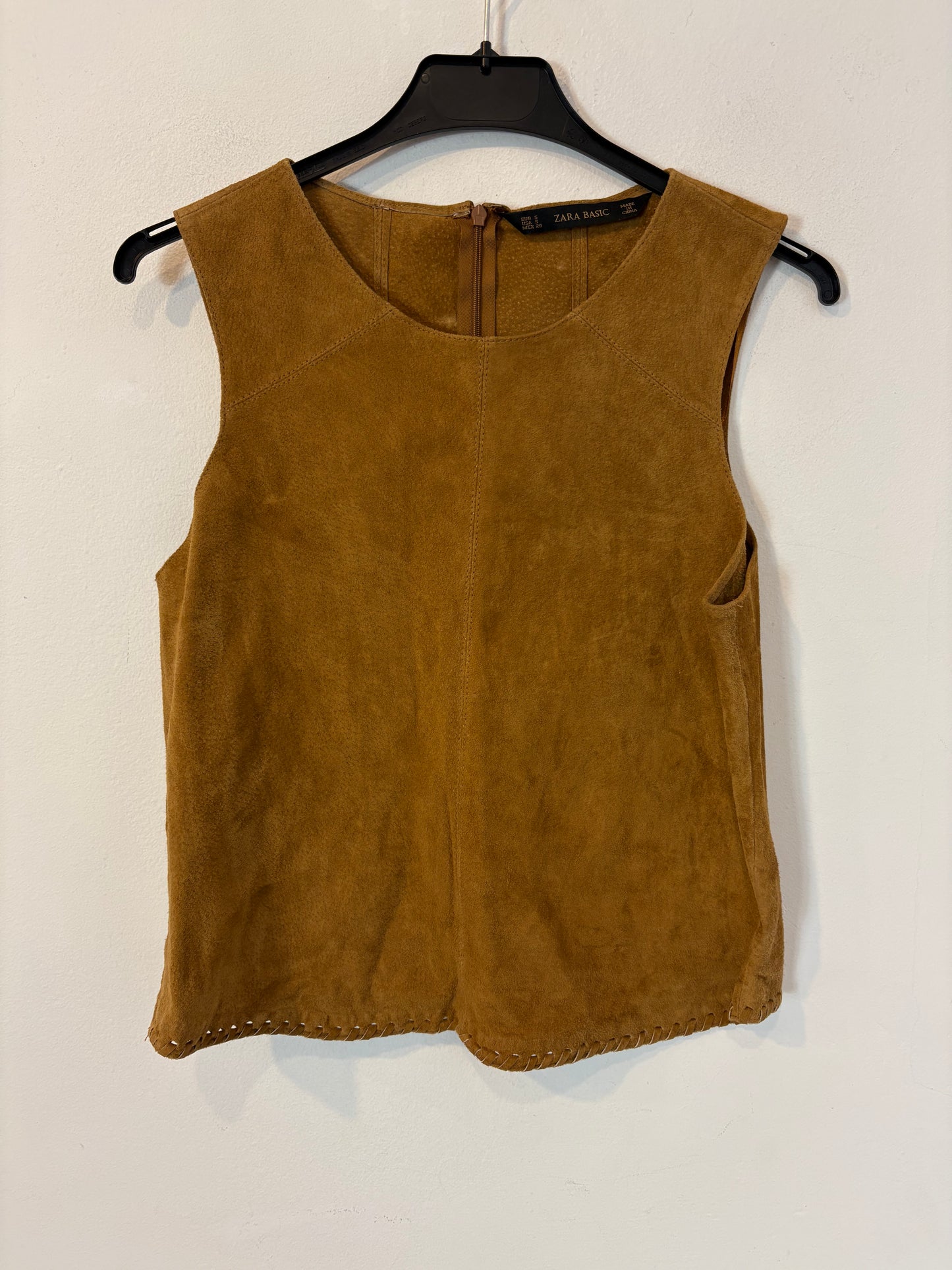 ZARA. Top ante camel