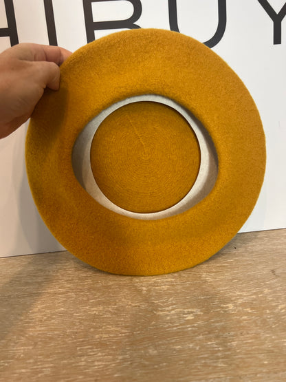 CAYUMAS. Boina mostaza lana. TU