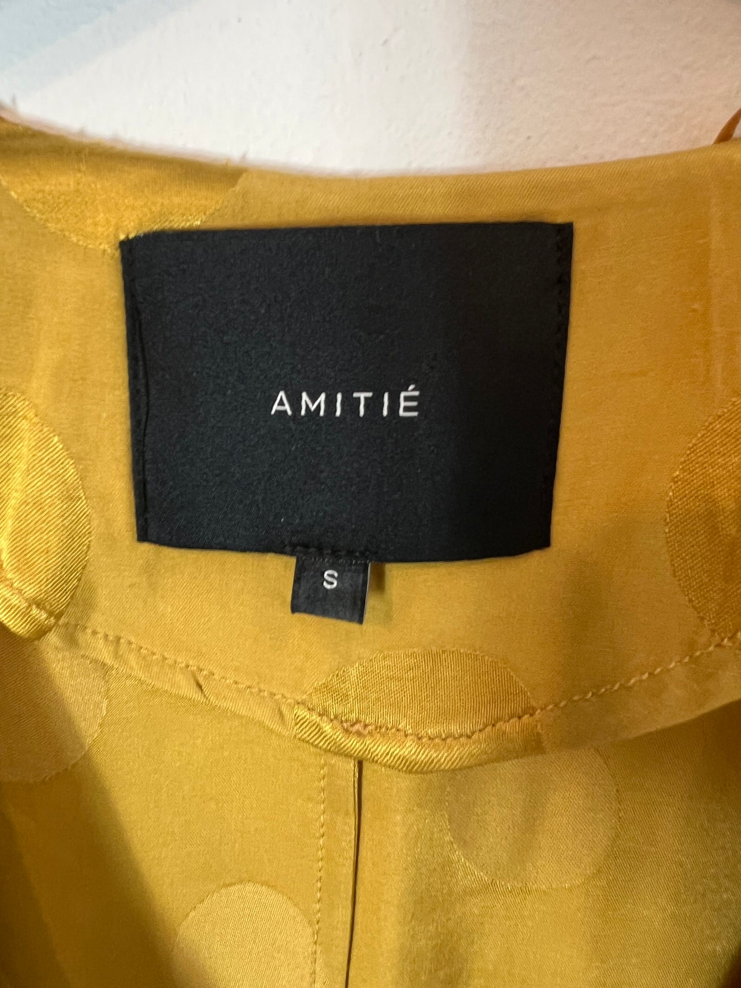 AMITIÉ. Blusa cruzada lunares T.s