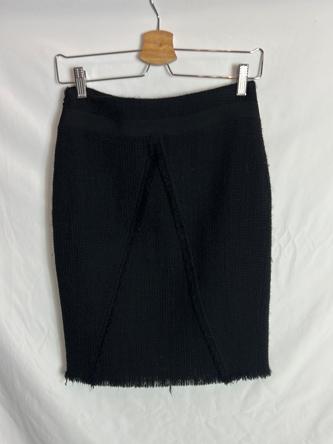 PEDRO DEL HIERRO. Falda negra lana detalle. T 38