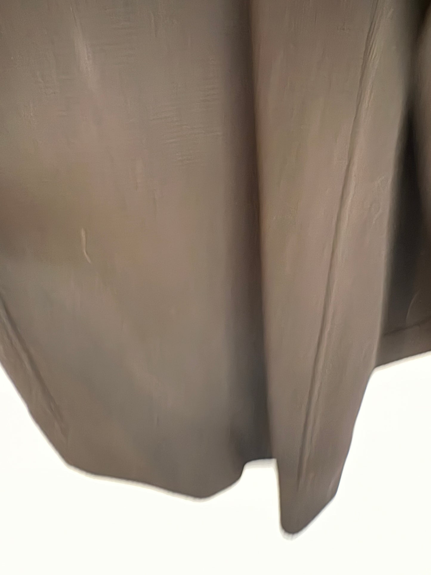 MIRIAM OCARIZ. Vestido negro textura capa