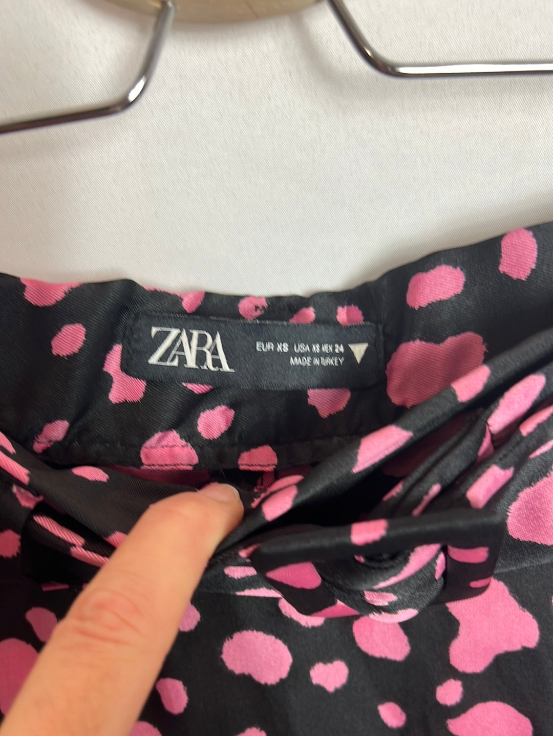 ZARA. Falda midi aperturas . TXS