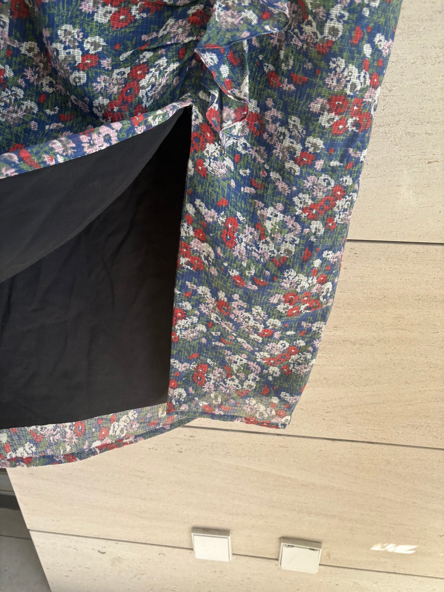 MASSCOB. Falda midi estampada volante mezcla