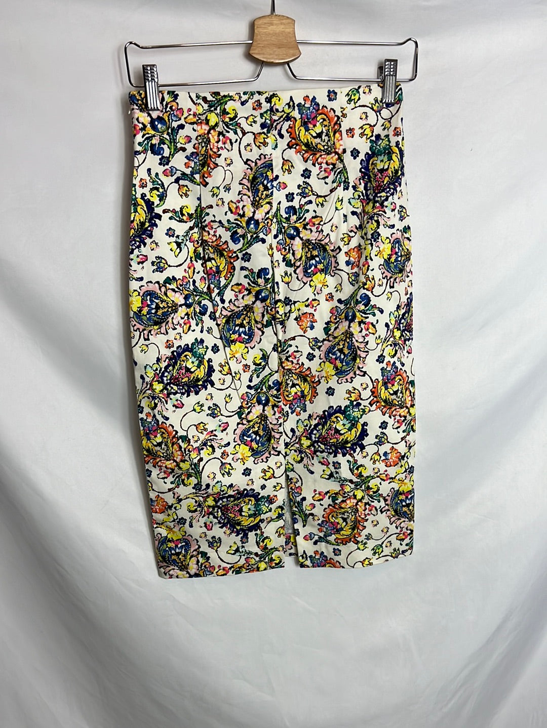 ZARA. Falda midi tubo estampada. T XS