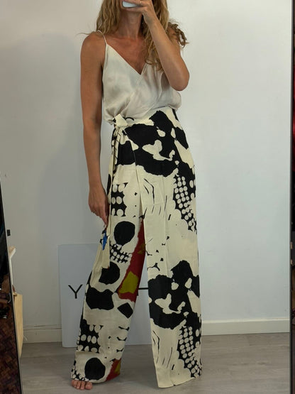 ZARA. Pantalón estampado efecto falda