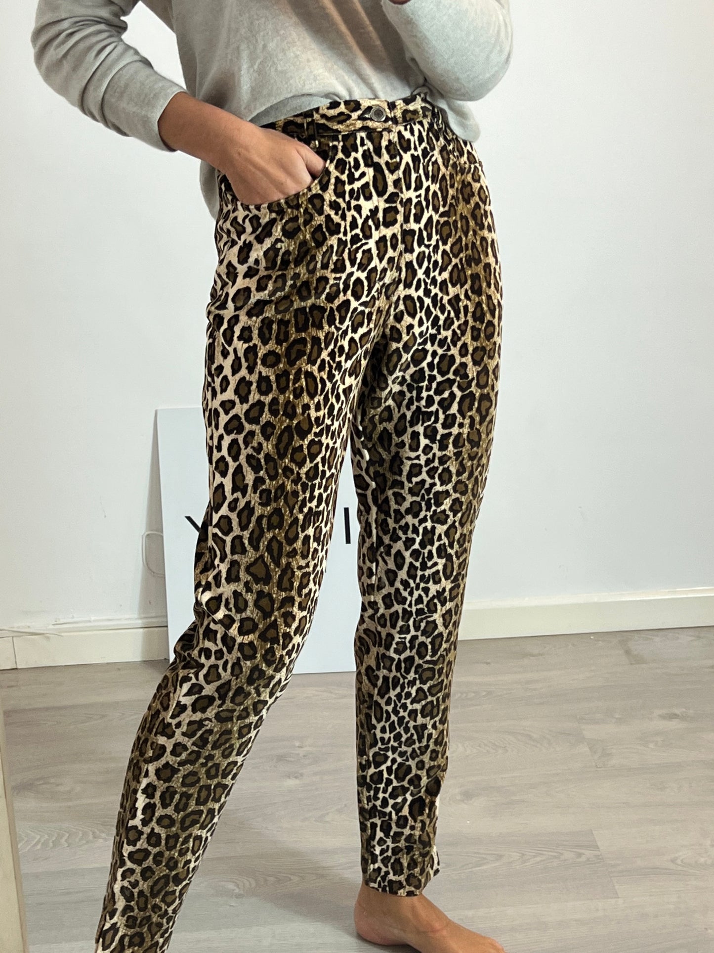 COTTON LINE. Textured animal print trousers. Size 31 (38)