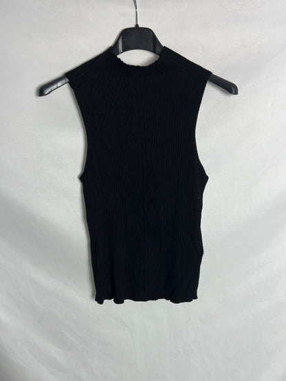 ZARA. Top canalé negro. TS