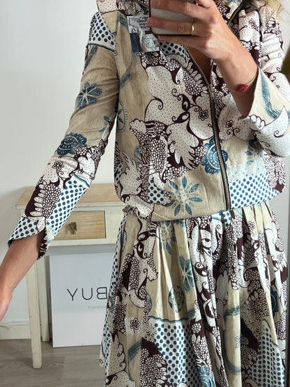 ALMA AGUILAR. Total jacket and skirt look. Size 38