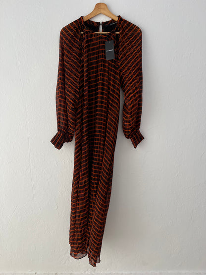 SFERA. Black and orange pleated dress TM