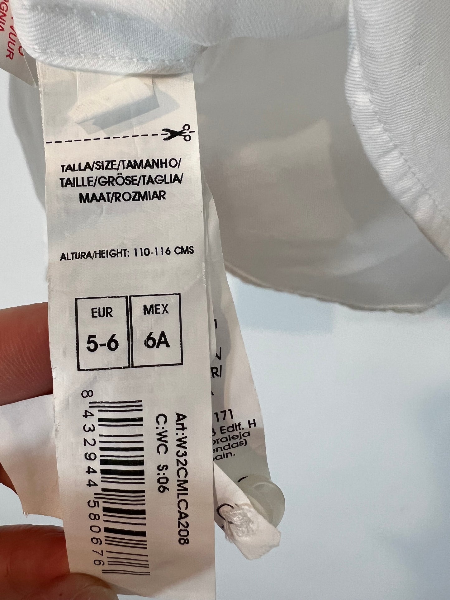 GOCCO. Camisa blanca cuello mao. T 5-6 años