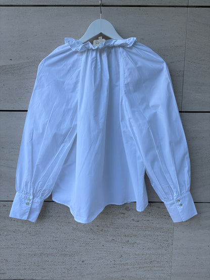 SÉZANE. Blusa blanca cuello volante
