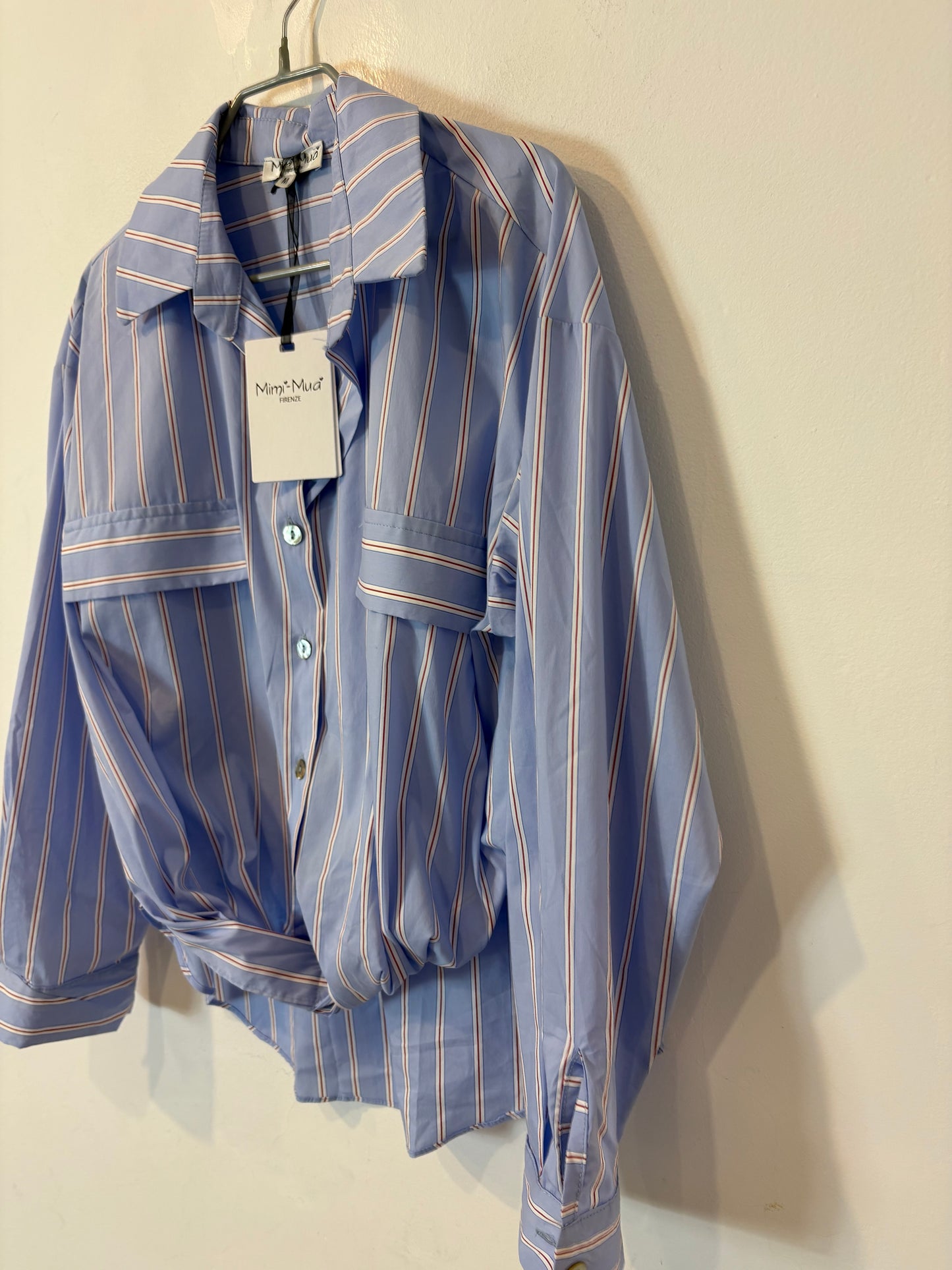 Camisa azul rayas anudada