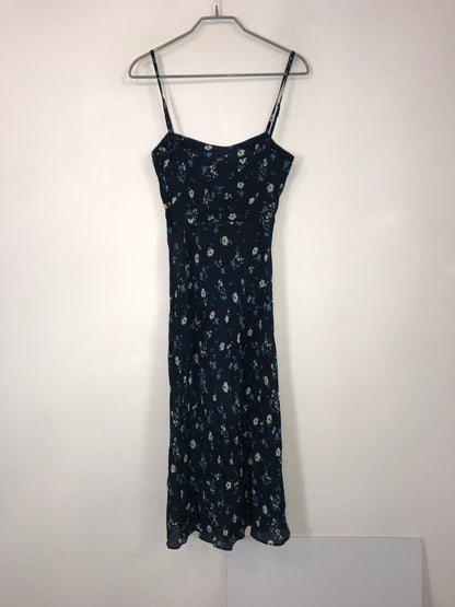 RÉALISATION. Vestido midi seda azul flores
