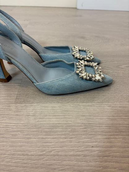 UTERQUE. Sandalia denim broche. T 38