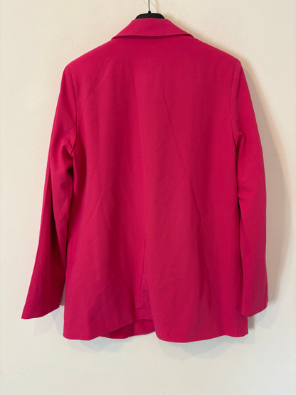 VERO MODA. Fuchsia suit jacket. Size 36