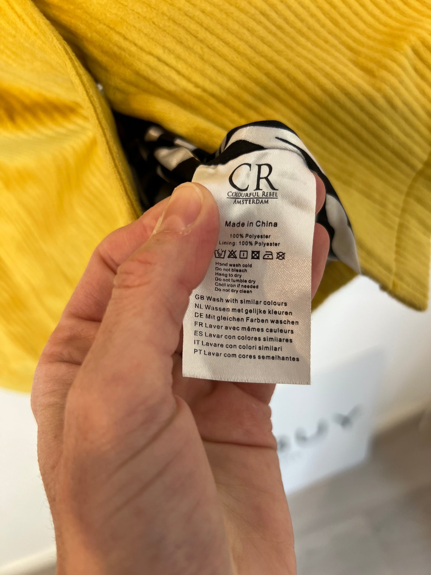 COLOURFUL REBEL. Chaqueta pana amarilla T.s
