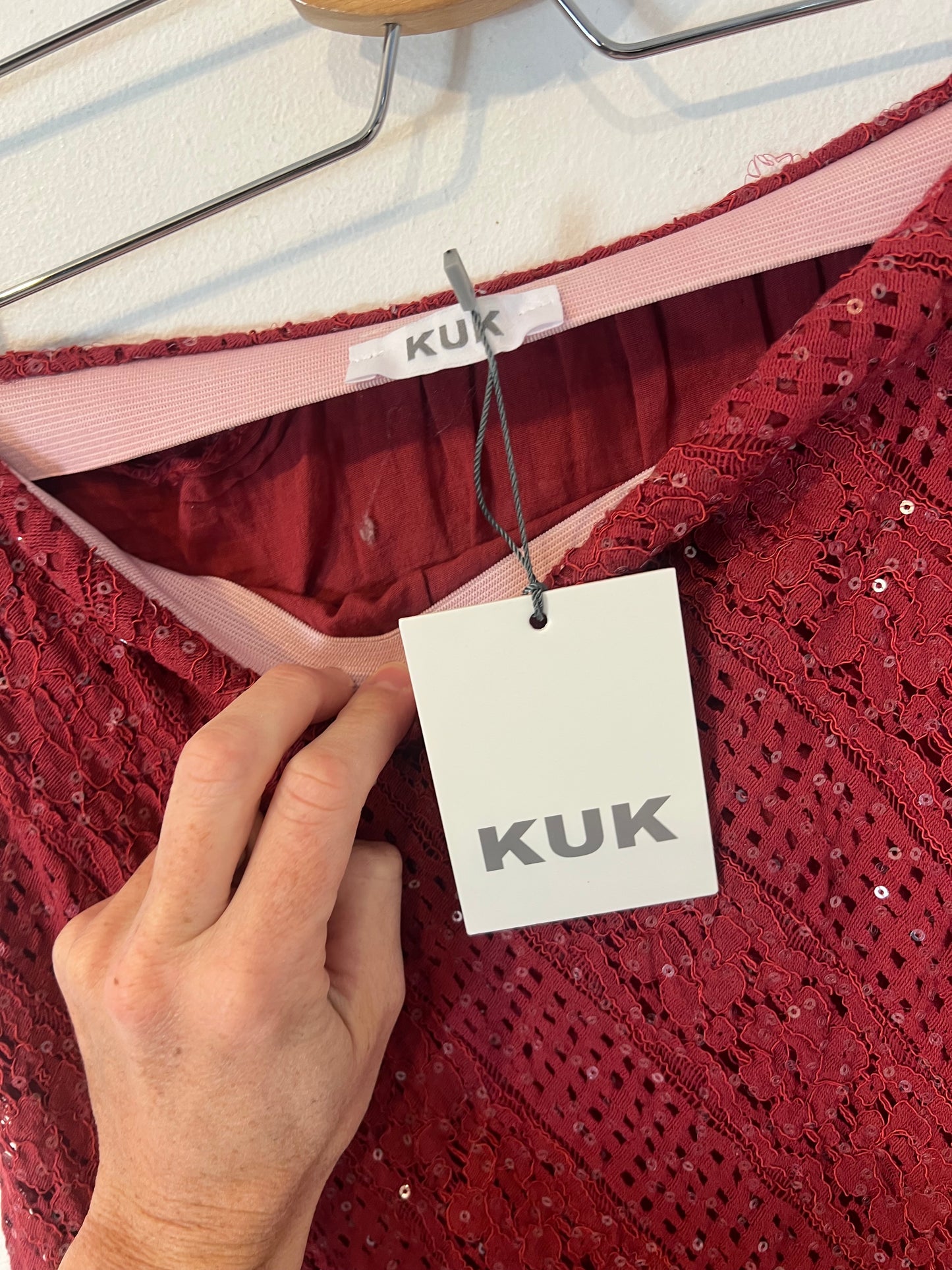 KUK. Falda midi  lentejuelas. T U (S/M)