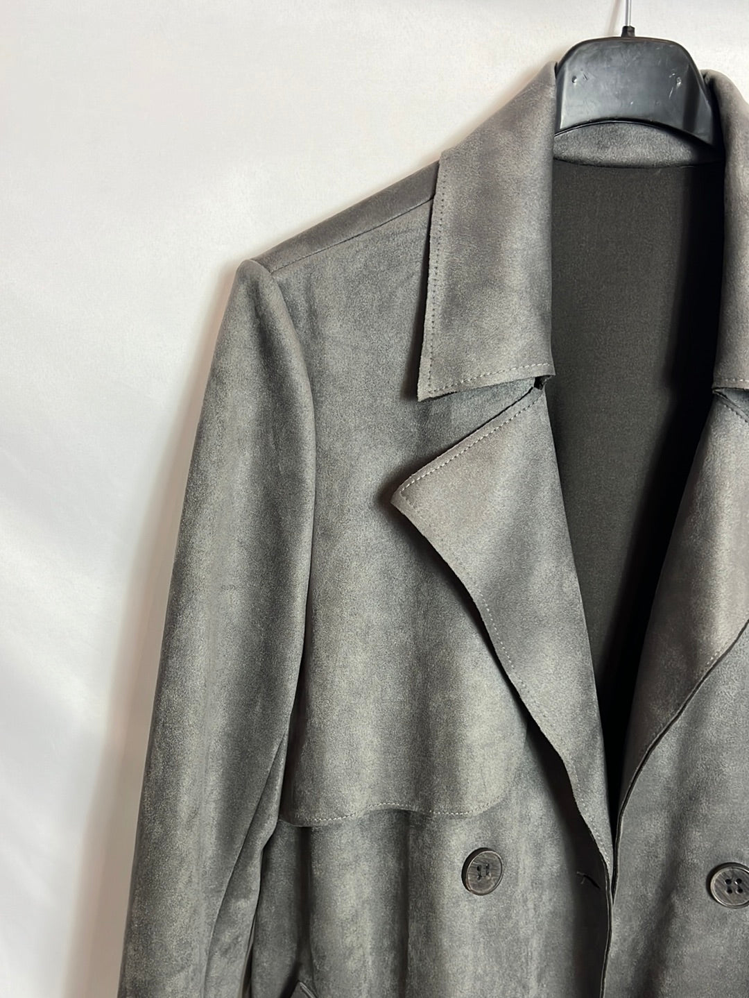 OTRAS. Chaqueta efecto piel gris. T U( (S/M)