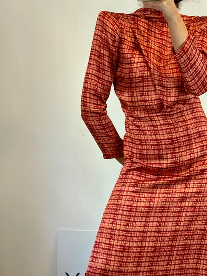 VOGANA. Vestido largo estampado hombreras