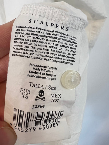 SCALPERS. Camisa blanca textura cintura ajustable. T XS
