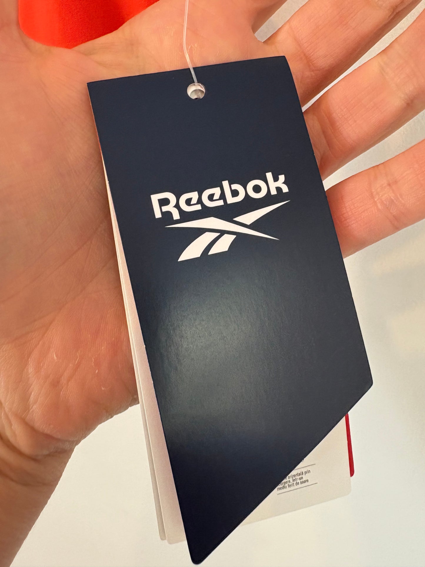 REEBOK. Top deportivo rojo. T XS