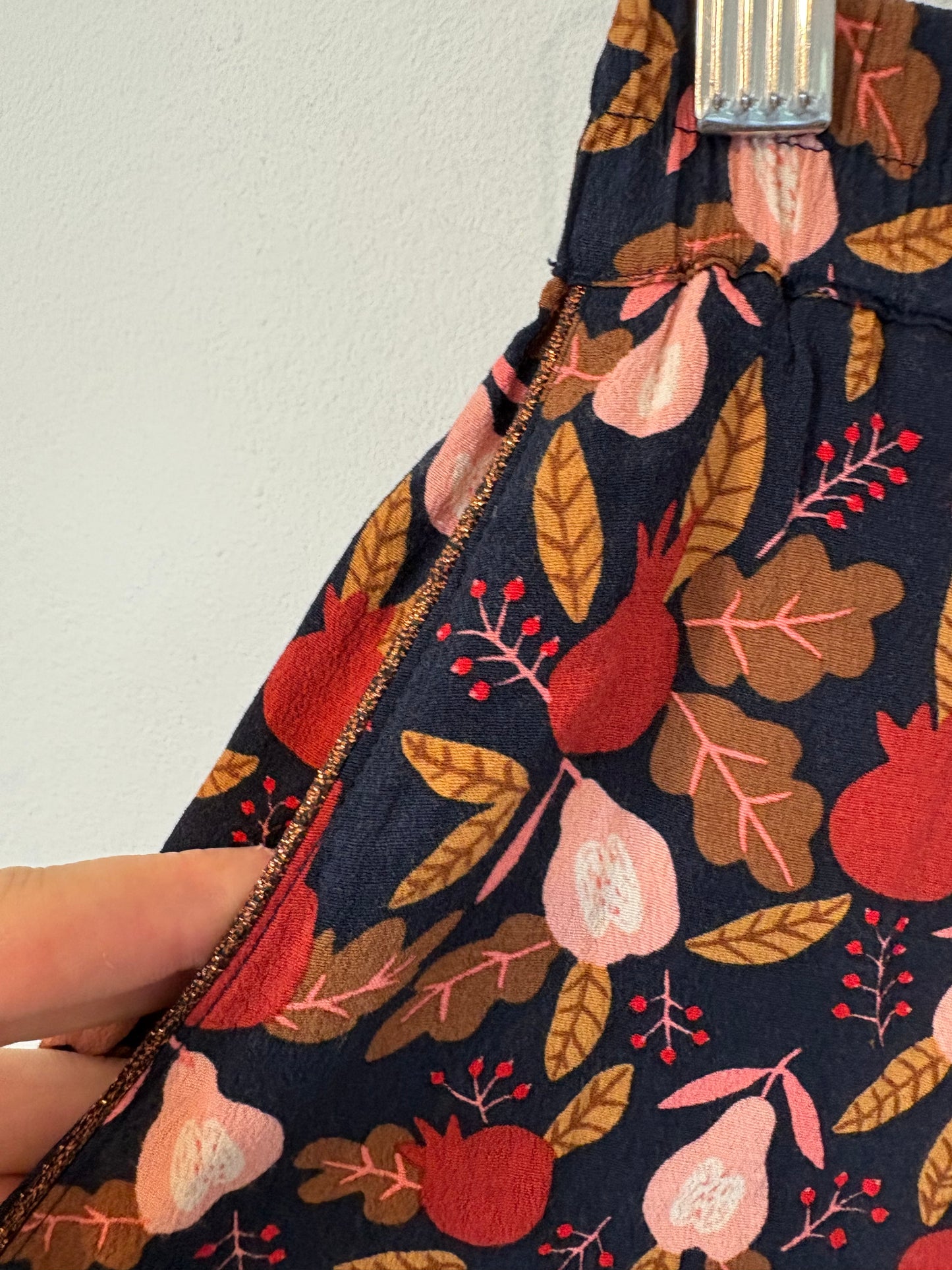 DES PETITS HAUTS. Printed flowing trousers. TS