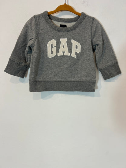 GAP. Sudadera gris letras. T 6-12 meses