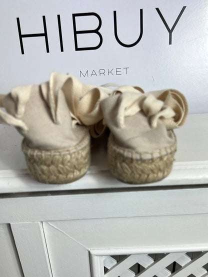 BRYAN STEPWISE . Beige espadrilles with straps S.37