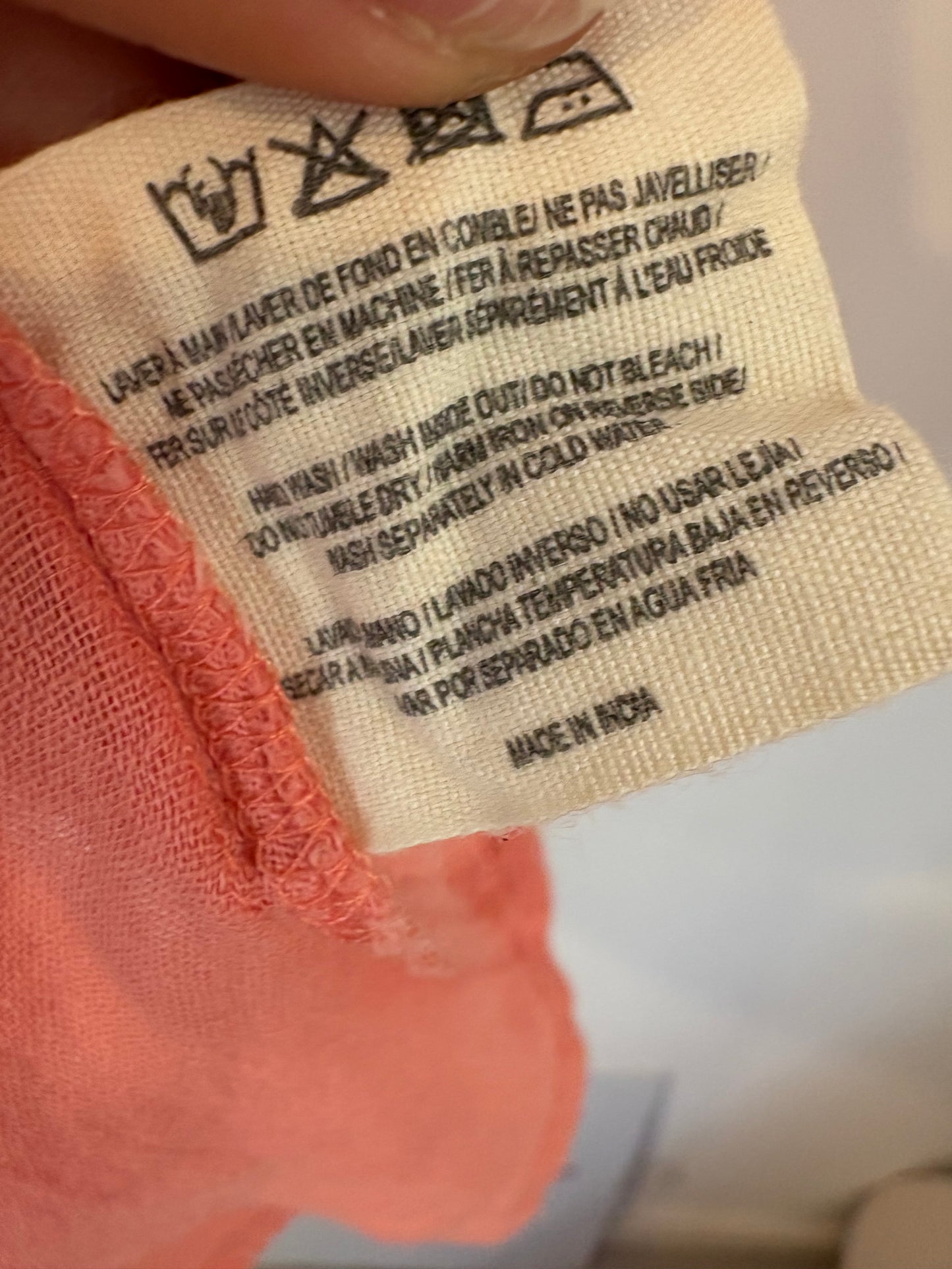 MAISON HOTEL. Blusa rosa bordados