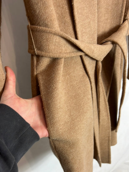 MASSIMO DUTTI. Abrigo fino camel lana. T M