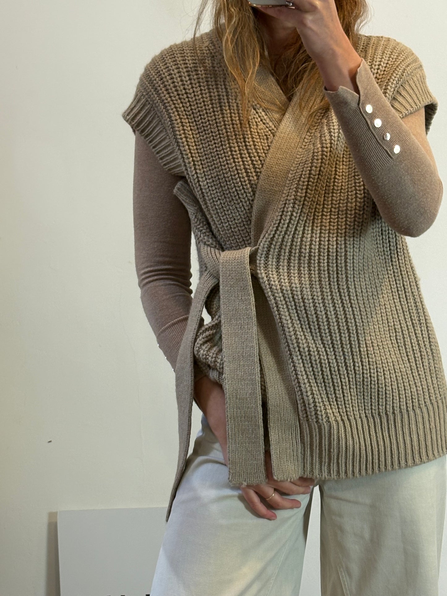 ZARA. Chaleco punto beige tostado