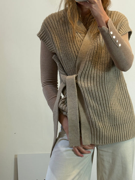 ZARA. Chaleco punto beige tostado