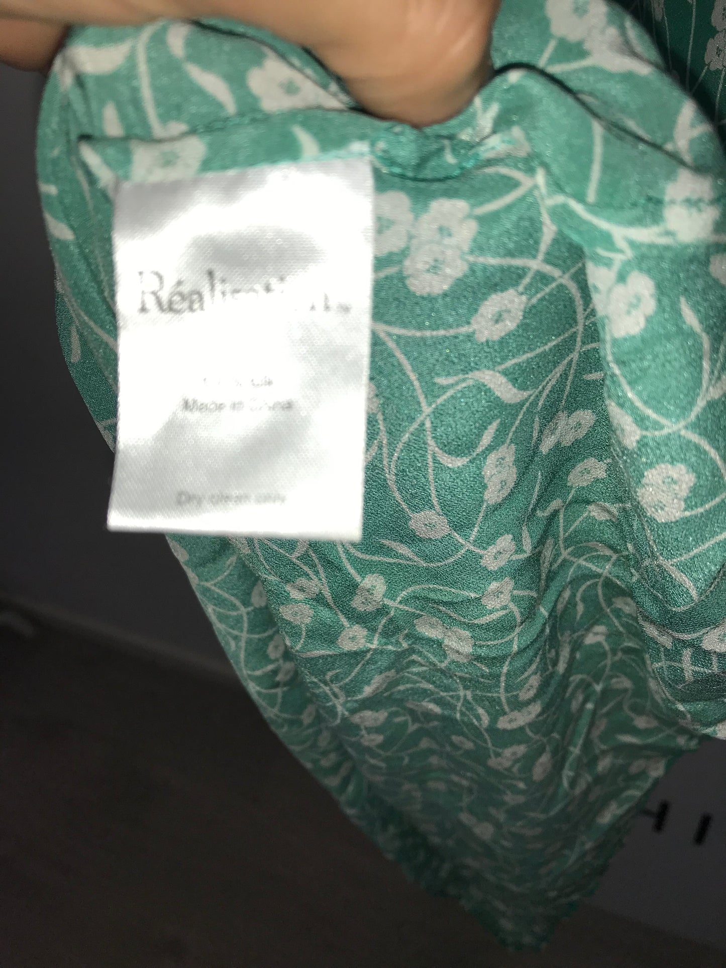 RÉALISATION. Vestido midi seda verde flores