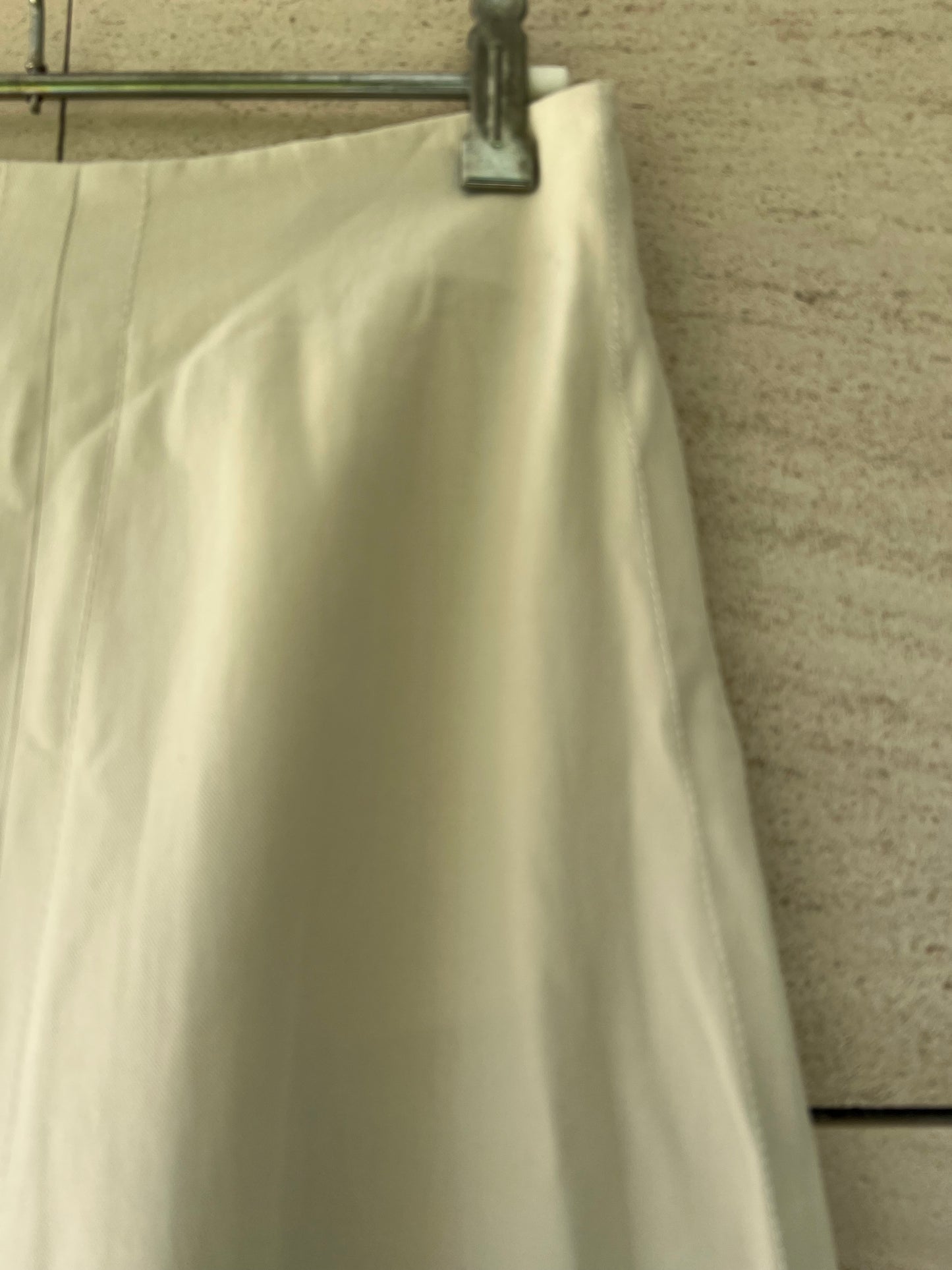 MASSIMO DUTTI. Falda midi beige T.xs