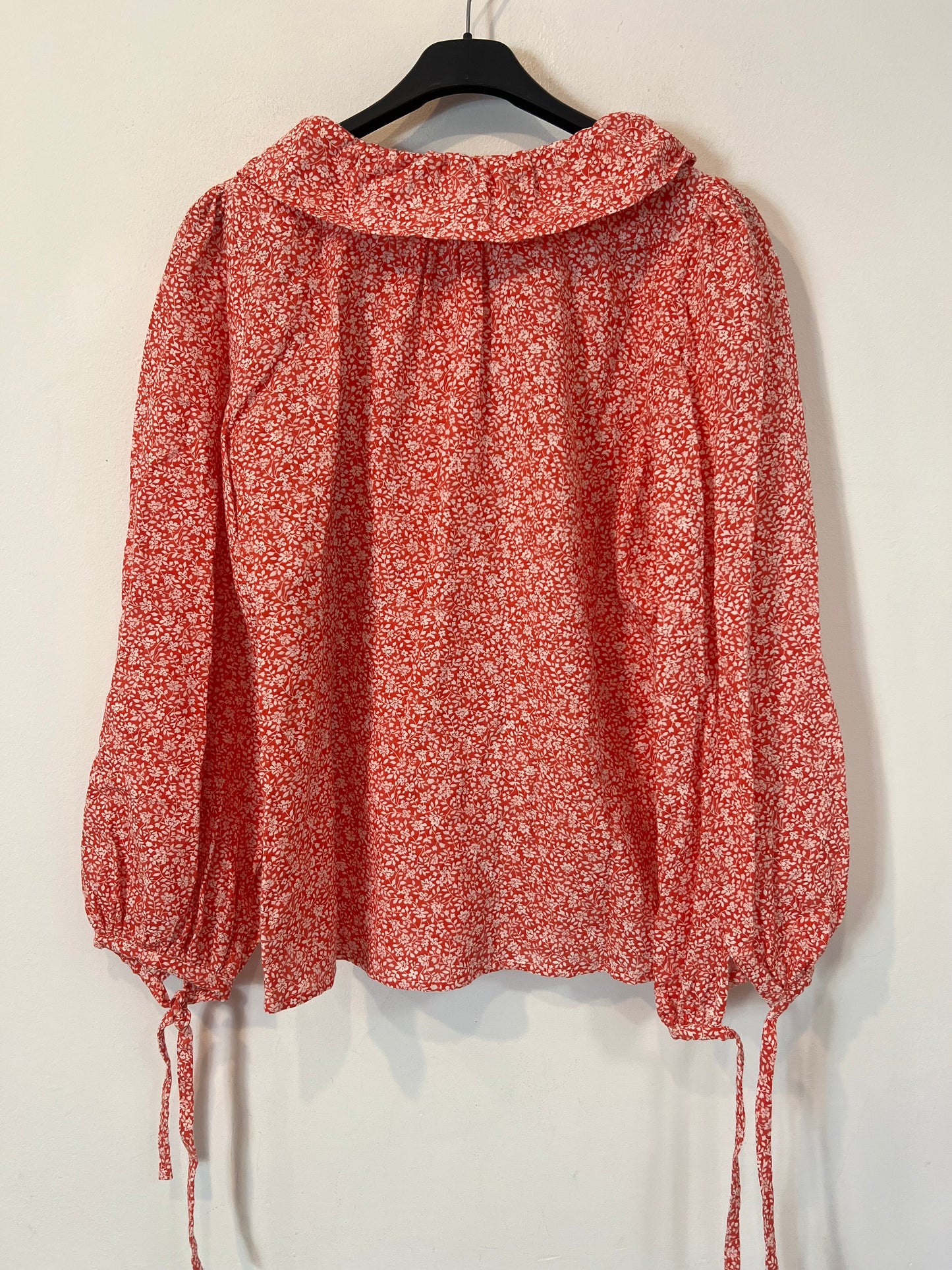 TRIANA BY C. Blusa roja flores cuello volante T.s